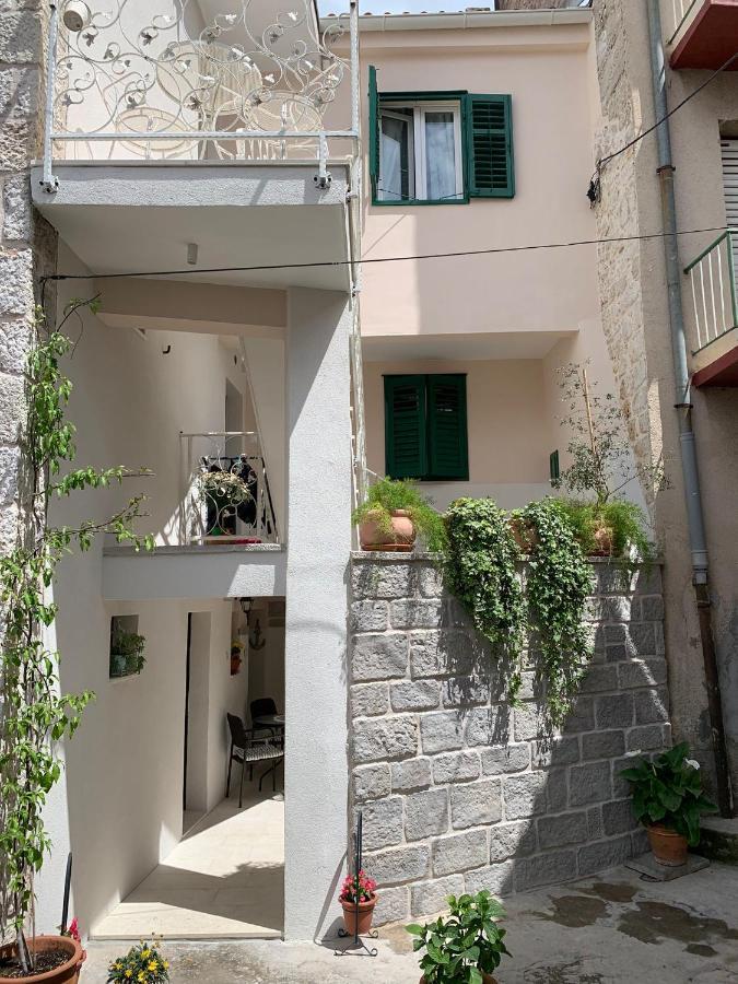 Karmelita'S Place -Studio Šibenik Esterno foto