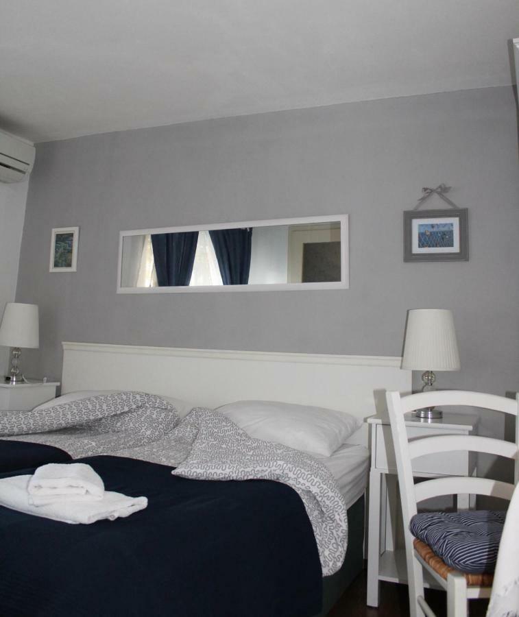 Karmelita'S Place -Studio Šibenik Esterno foto